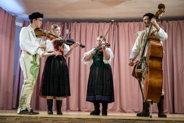 54551212073cfa33232 k