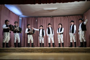 54551213423c2cb39ca0 k